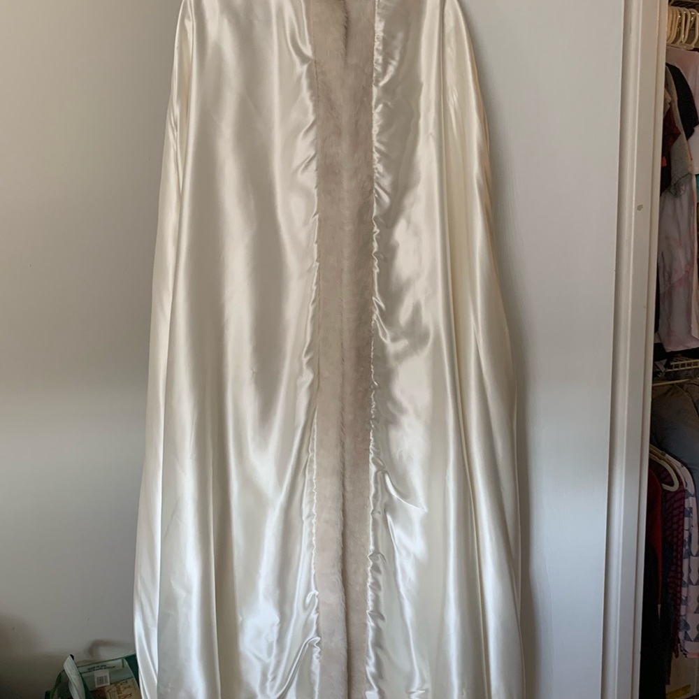 Faux Fur Ivory Bridal Cloak